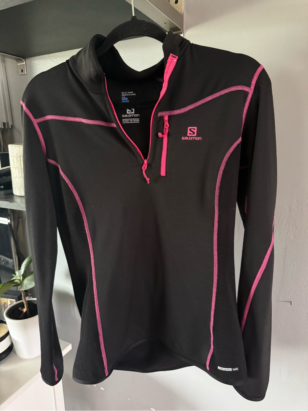Salomon Women's 1/4 Zip Mock Neck Slim Fit Long Sleeve Top Black Pink M